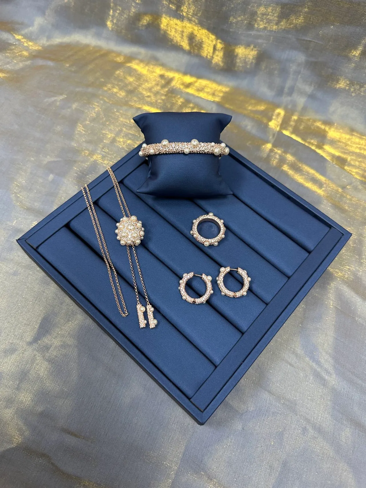 Pearl and Crystal Embellished Rose-Gold Cuff Bracelet 7