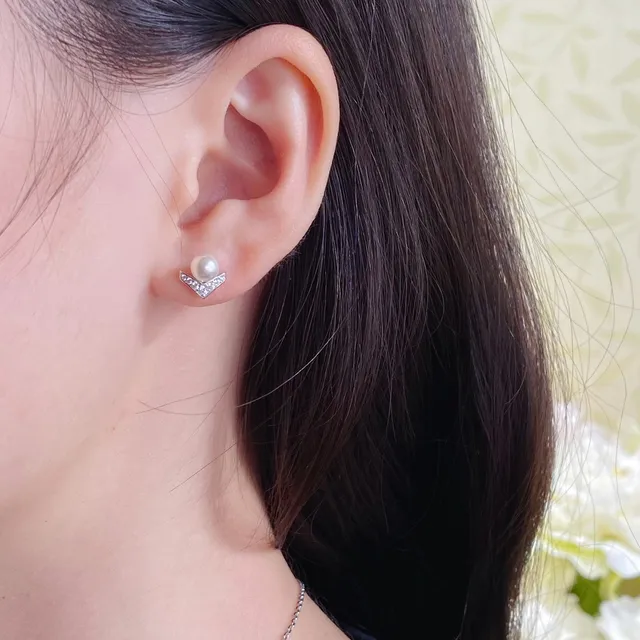 Pearl and Pavé V-Shape Stud Earrings 9