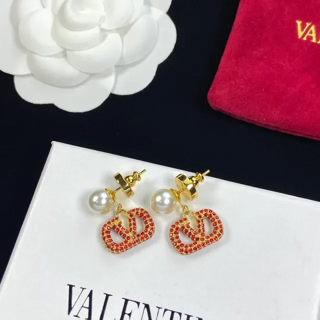 Pearl-Top Red Crystal V Motif Dangling Earrings 3