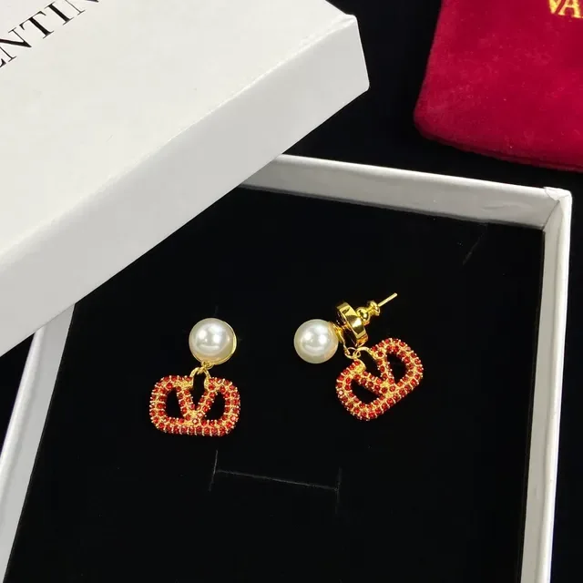 Pearl-Top Red Crystal V Motif Dangling Earrings 6
