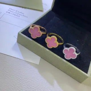 Pink Gold Clover-Shaped Stone Inlay Ring