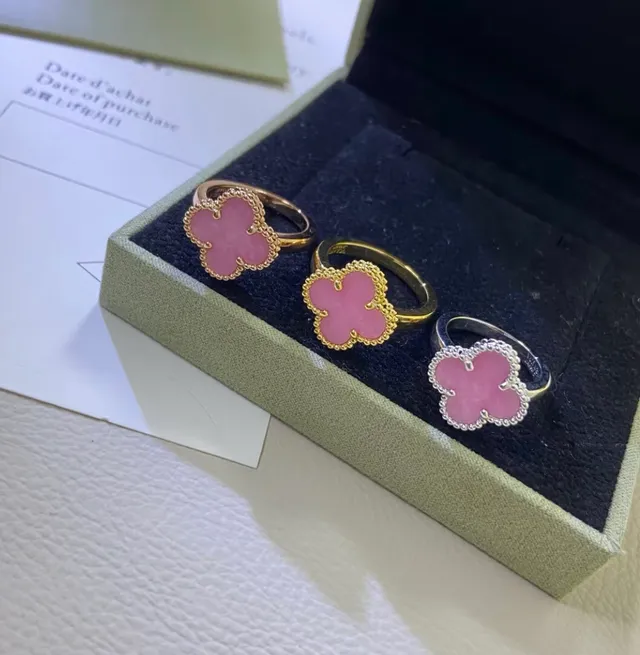 Pink Gold Clover-Shaped Stone Inlay Ring 4