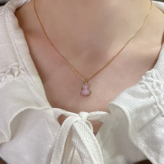 Pink Gold Gourd-Shaped Pendant Pavé Crystal Border Necklace 8