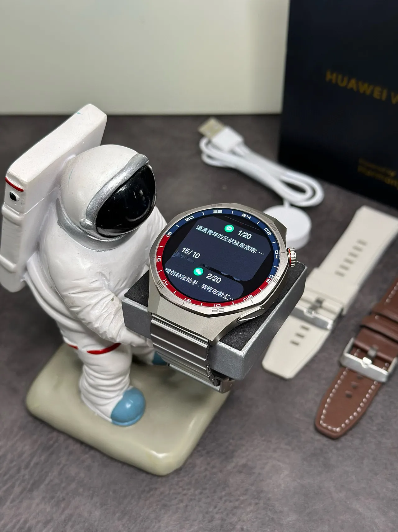 POIZON Black Silver Round Case Engraved Bezel Smartwatch 7