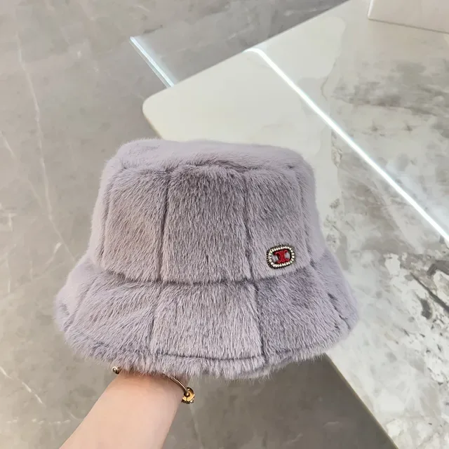 Chapeau Bucket Violet Rouge Fourrure Artificielle Matelassée 8