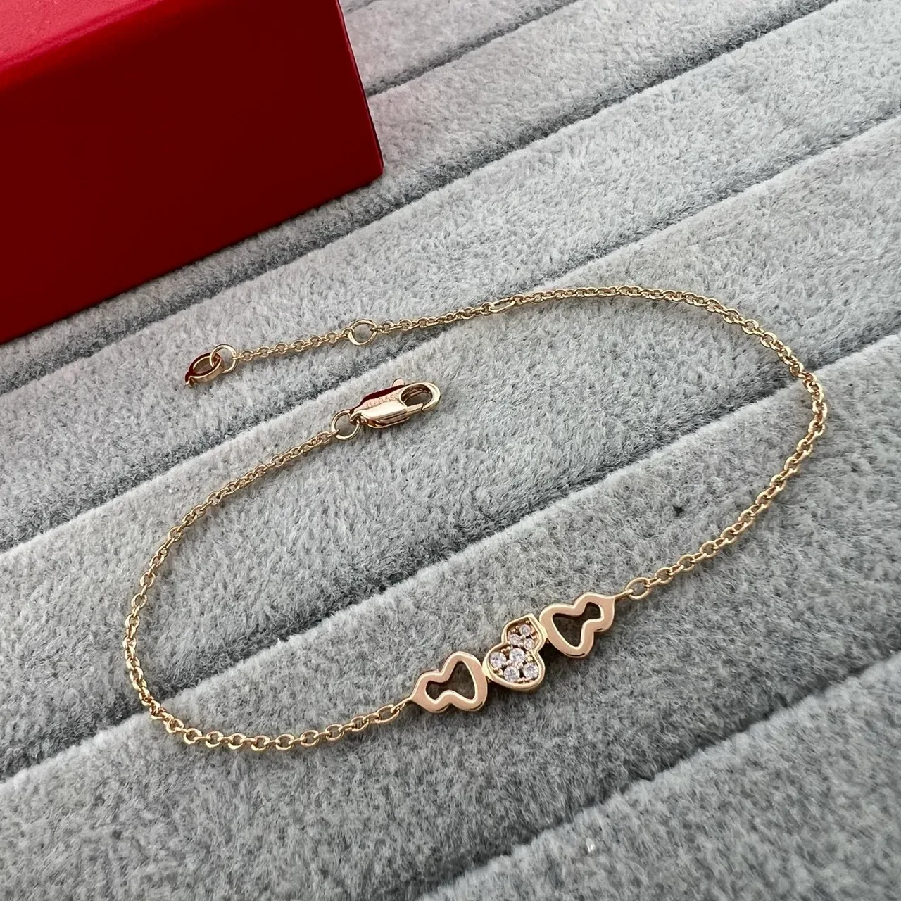 qeelin Gold Silver Delicate Chain-Link Open-Heart Charms Bracelet 5