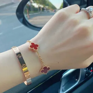 Red Gold Chain Four Clover-Shaped Charms Bracelet 3