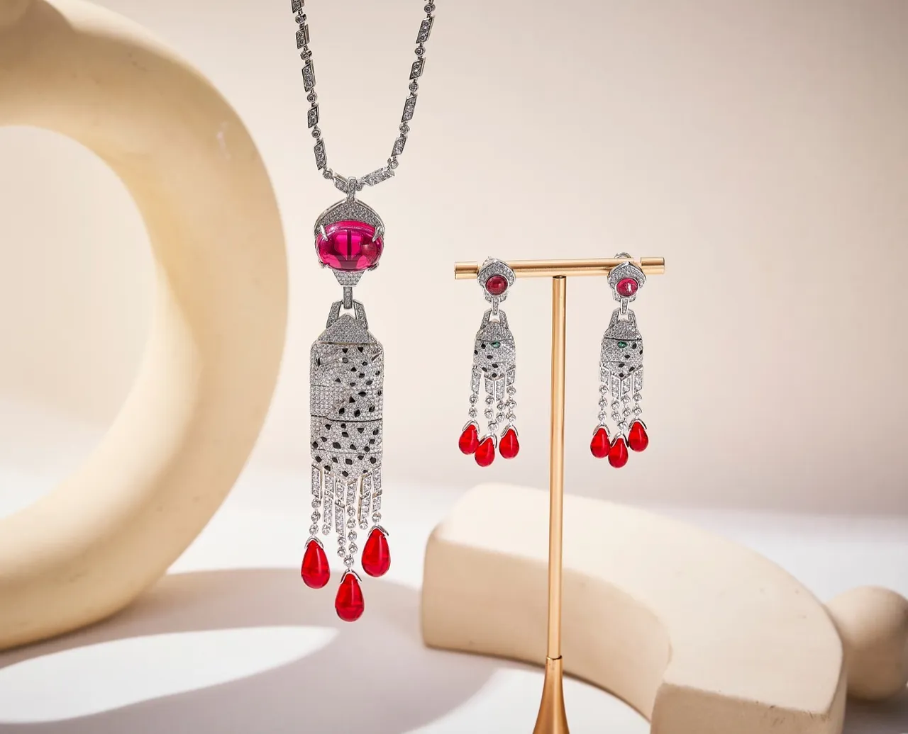 Red Silver Pavé-Set Diamond Pendant Oval Cabochon Ruby Centerpiece Necklace 3