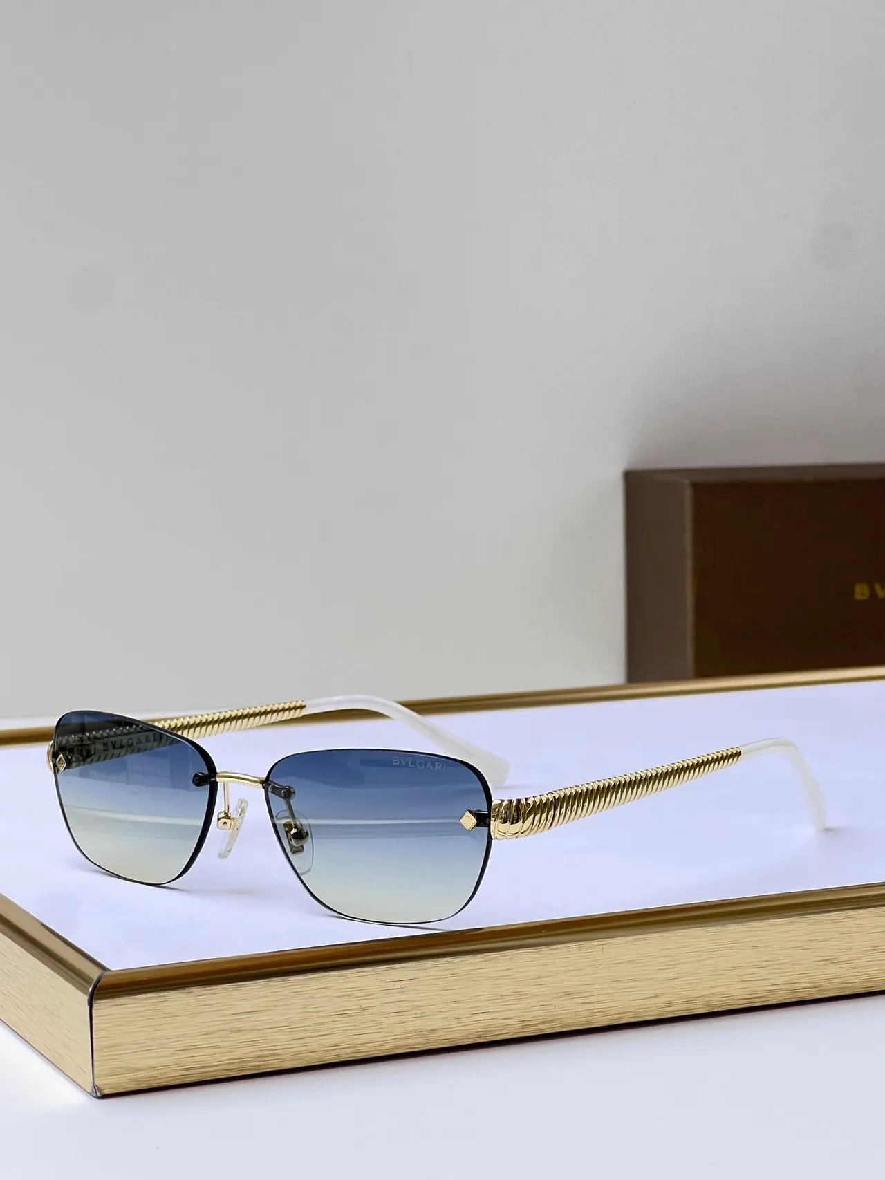 Rimless Rectangular Gold-Tone Sunglasses 3