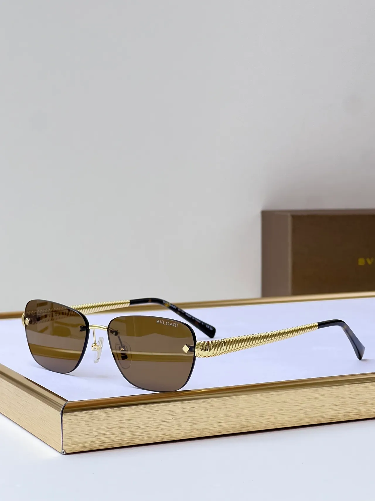 Rimless Rectangular Gold-Tone Sunglasses 5