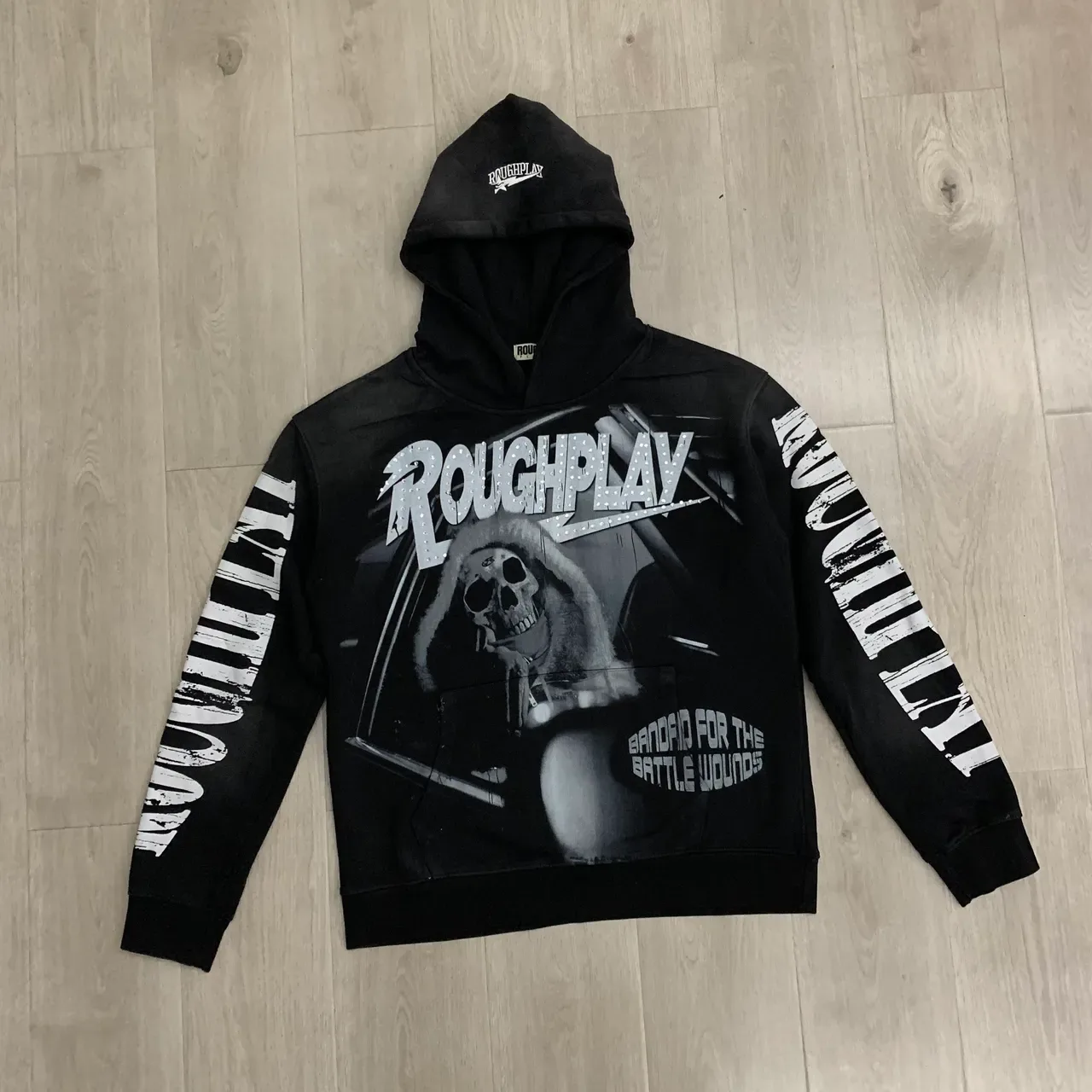 Roughplay Graphic Print Skull and Shark Hoodie 5