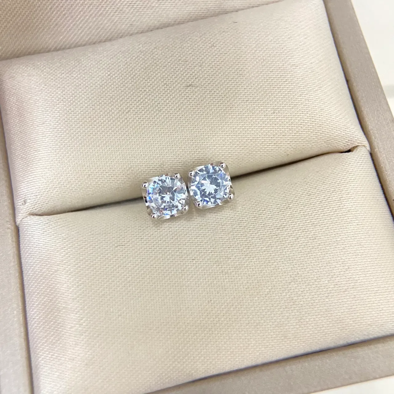 Round Faceted Stone Four-Prong Stud Earrings 5