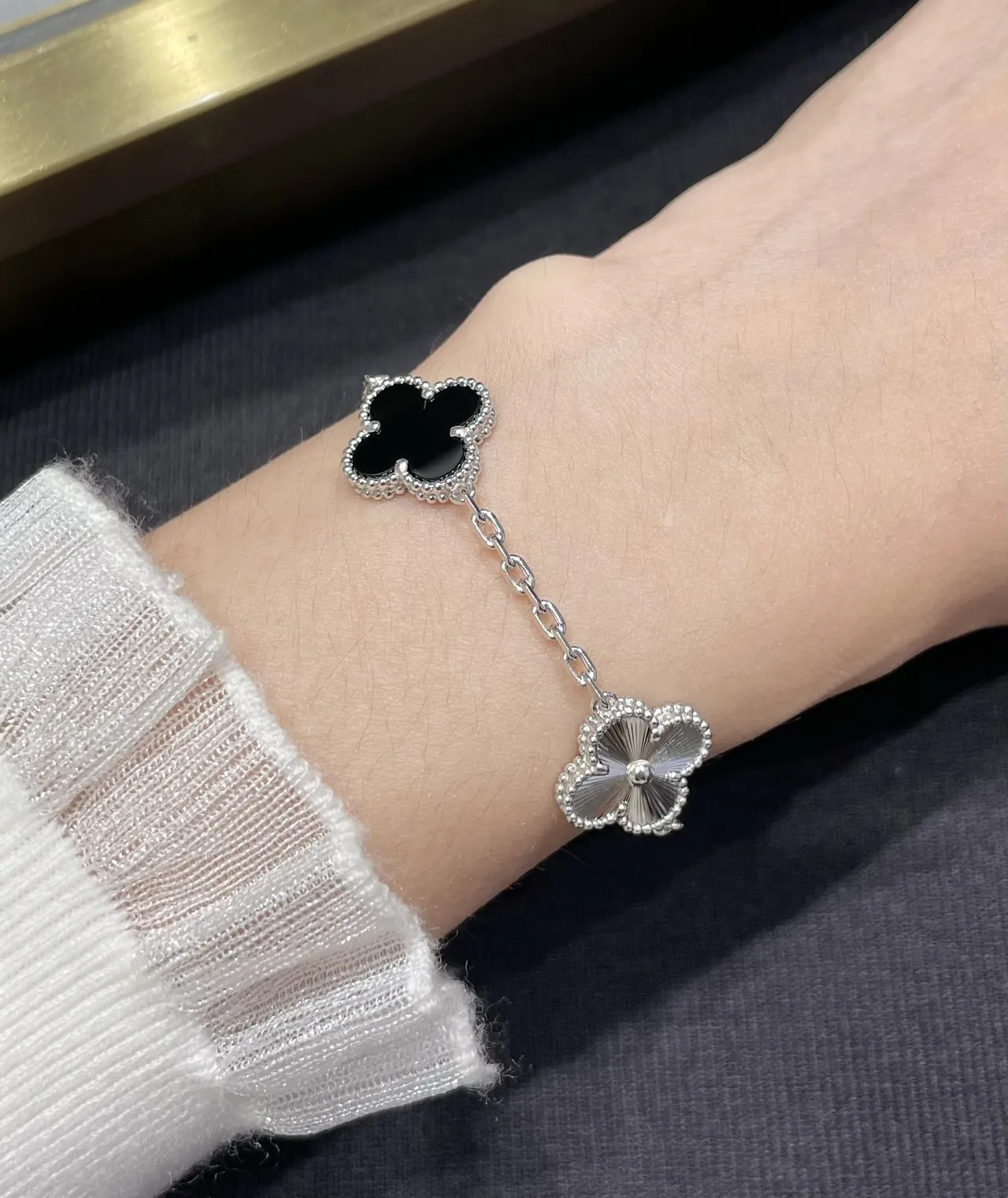 Silver Black Chain Clover-Shaped Charms Bracelet 9