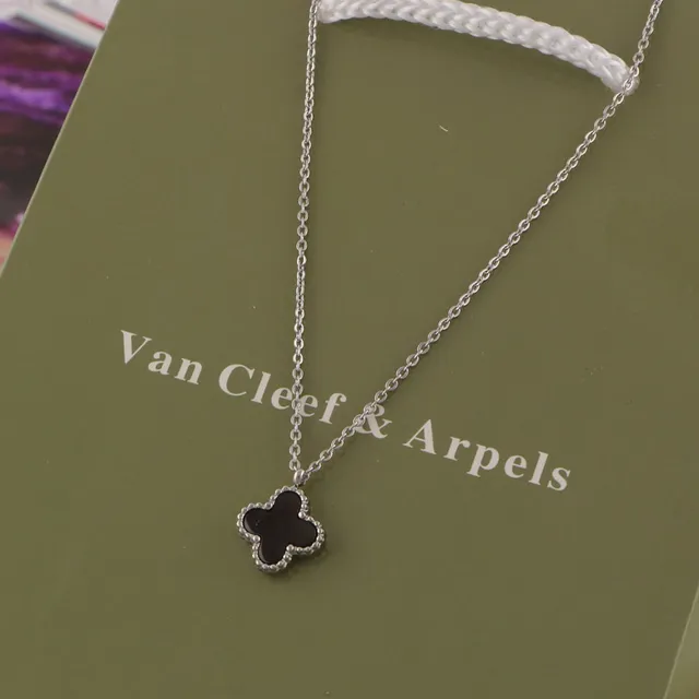 Silver Gold Clover-Shaped Pendant Beaded Edge Necklace 6