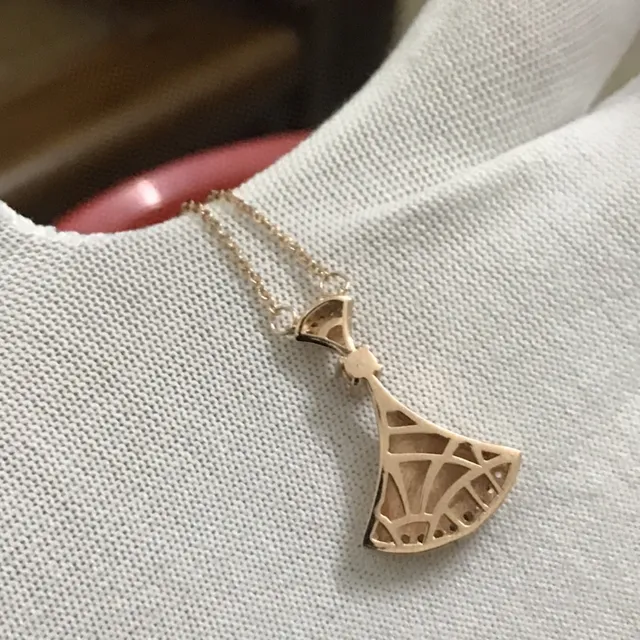 Silver Gold Fan-Shaped Pendant Pavé Stone Trim Necklace 2