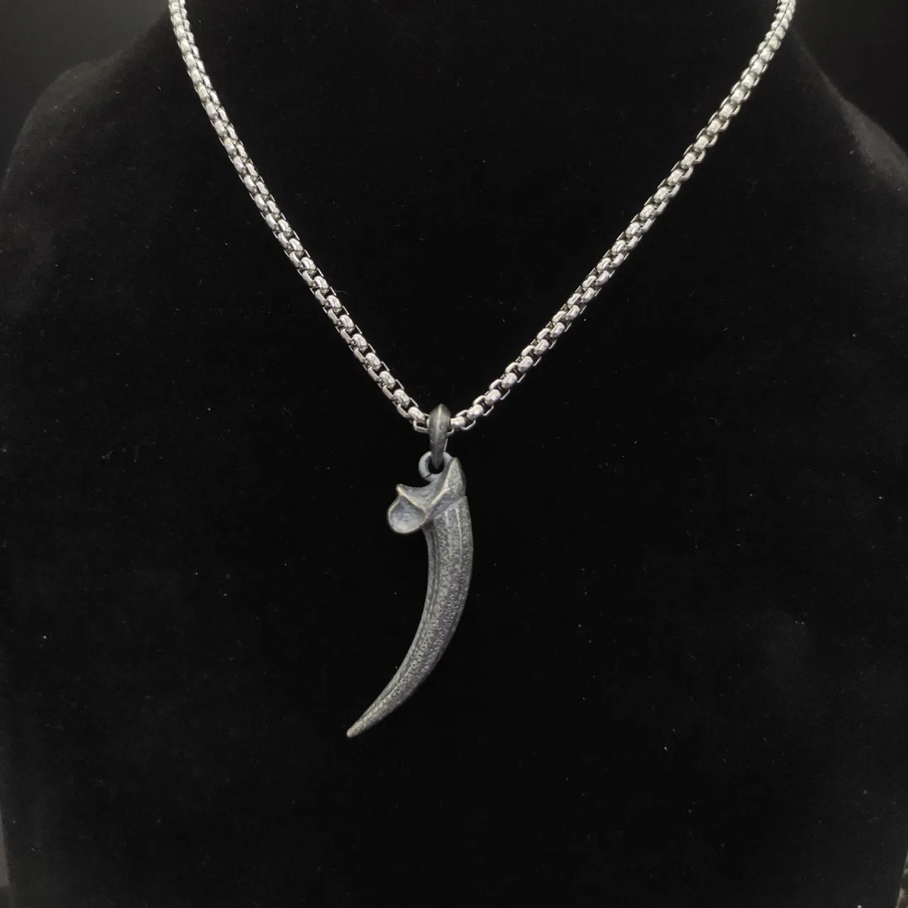 Silver Gold Oxidized Metal Claw-Shaped Pendant Necklace 6