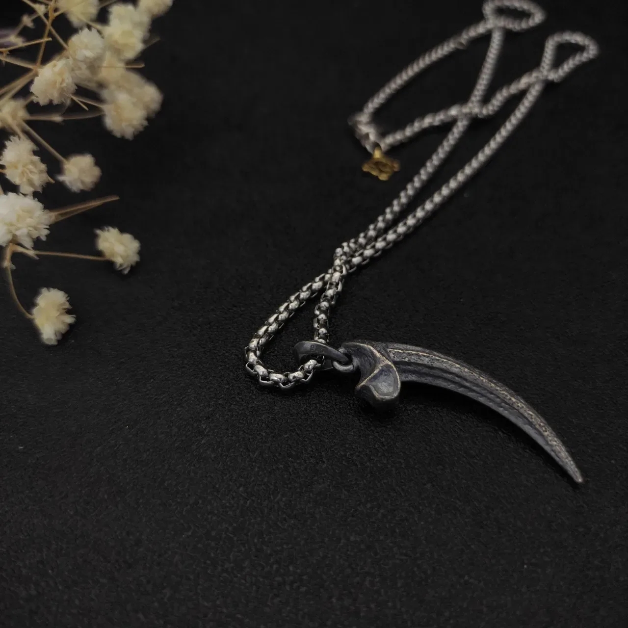 Silver Gold Oxidized Metal Claw-Shaped Pendant Necklace 7