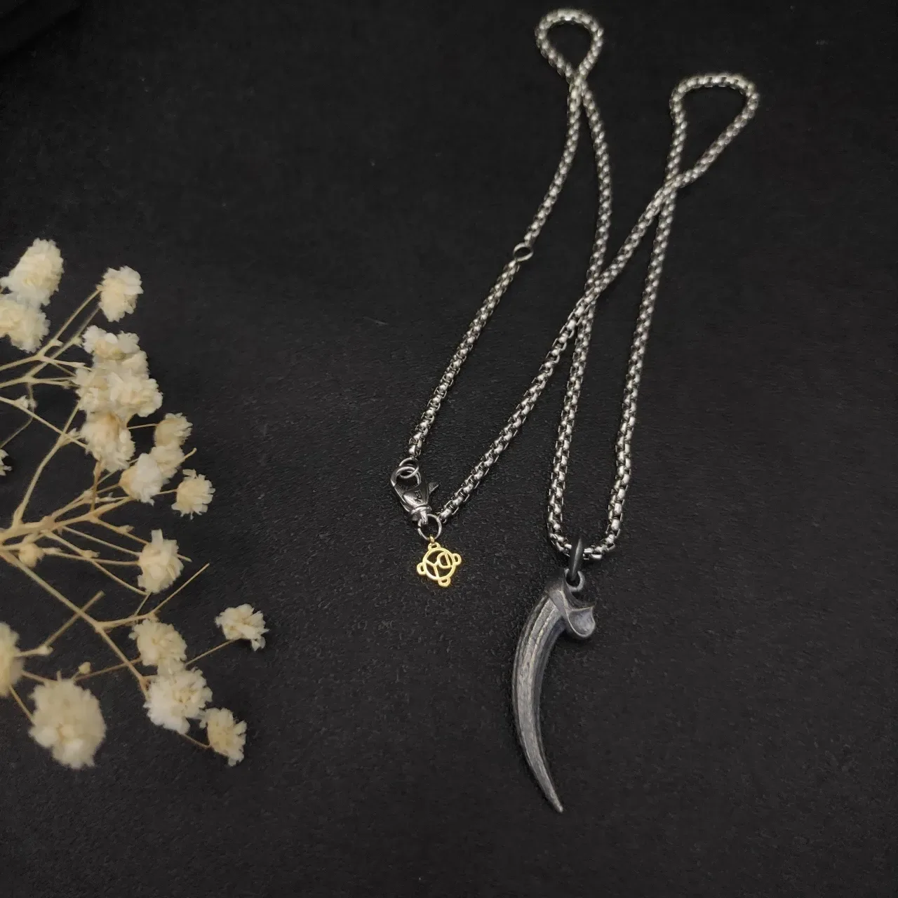Silver Gold Oxidized Metal Claw-Shaped Pendant Necklace 9