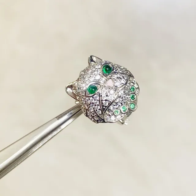 Silver Green Cat-Head Motif Pavé-Set Clear Stones Ring 2