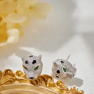 Silver Green Pavé-Set Animal Head Motif Earrings