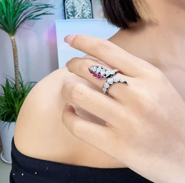 Silver Green Snake-Inspired Coiled Silhouette Pavé-Set Clear Stones Ring 6