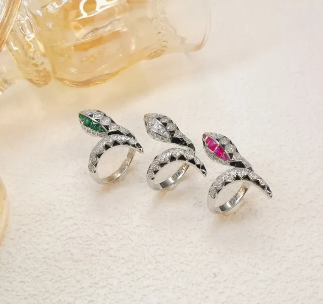 Silver Green Snake-Inspired Coiled Silhouette Pavé-Set Clear Stones Ring 7