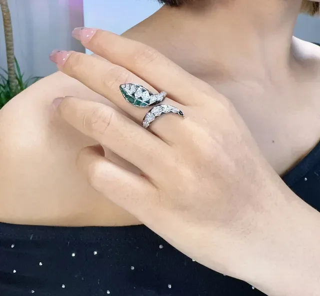 Silver Green Snake-Inspired Coiled Silhouette Pavé-Set Clear Stones Ring 8