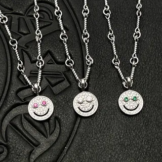 Collier Argent Chaîne Tressée de Corde Multicolore Pendentif Visage Souriant Pavé