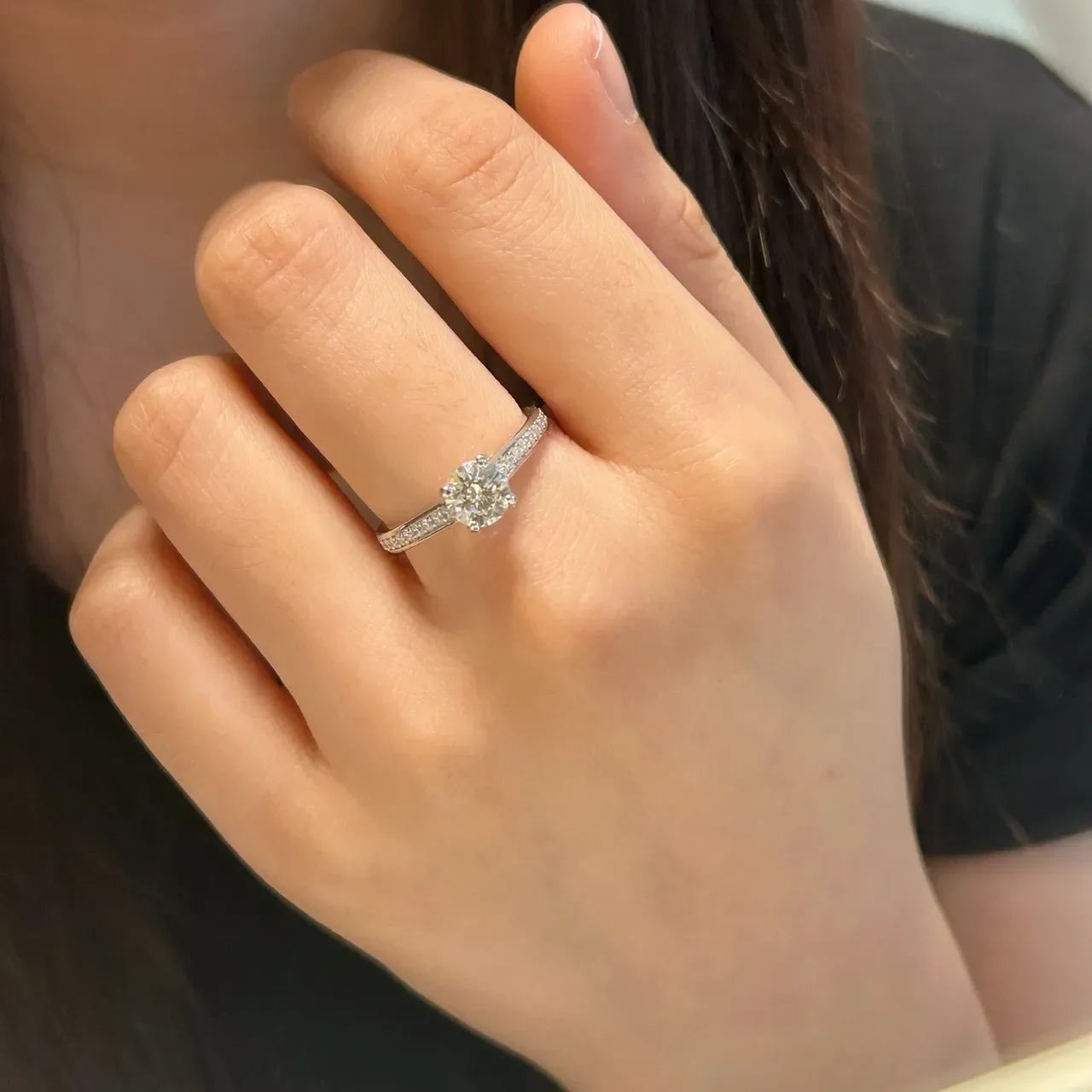 Silver Solitaire Center Stone Pavé-Set Shoulders Ring 9