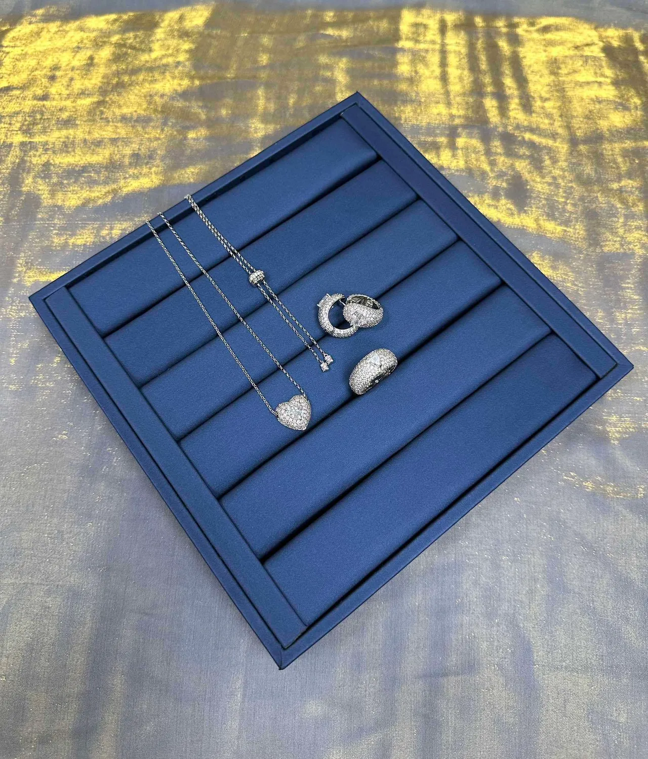 قلادة فضية بيضاء على شكل قلب Pavé-Set 6