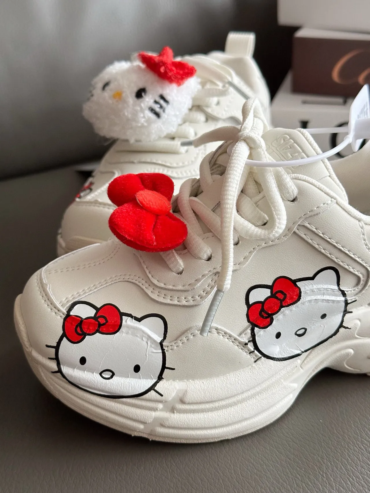 SIZE White Red Sole Hello Kitty Face Print Chunky Sneakers 4