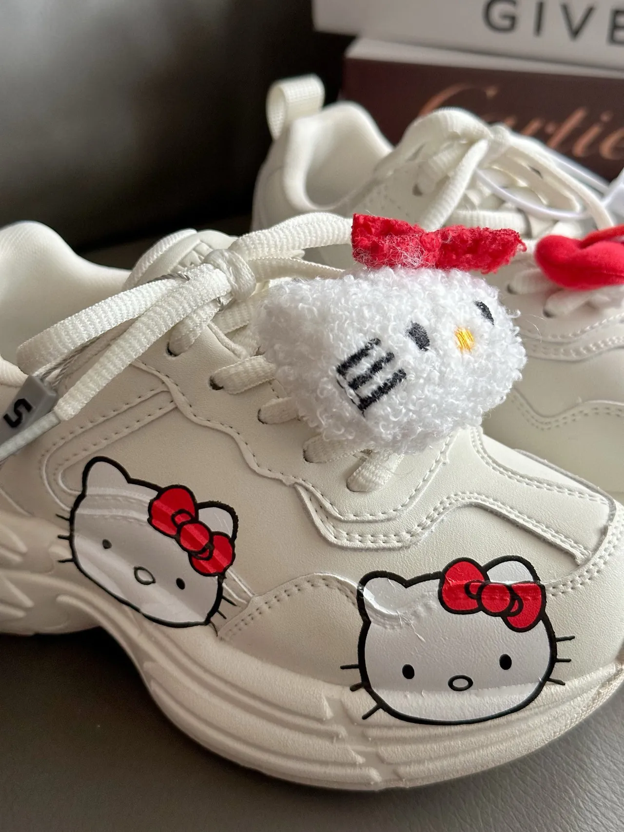 SIZE White Red Sole Hello Kitty Face Print Chunky Sneakers 5