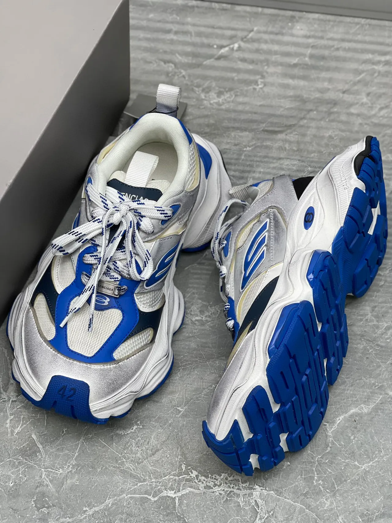 Skechers White Blue Oversized Sculpted Sole Layered Mesh And Synthetic Upper Chunky Sneakers 3