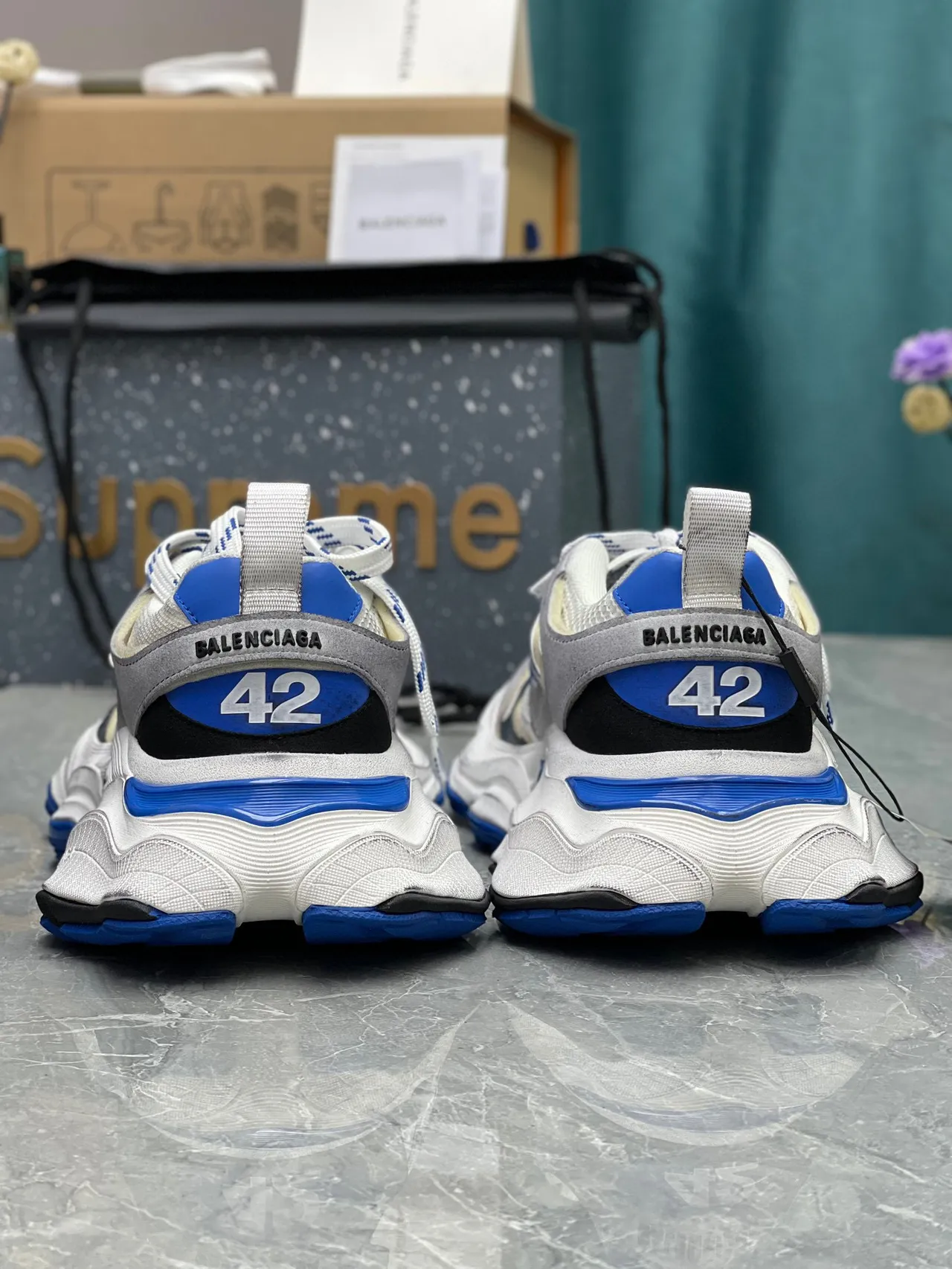 Skechers White Blue Oversized Sculpted Sole Layered Mesh And Synthetic Upper Chunky Sneakers 5