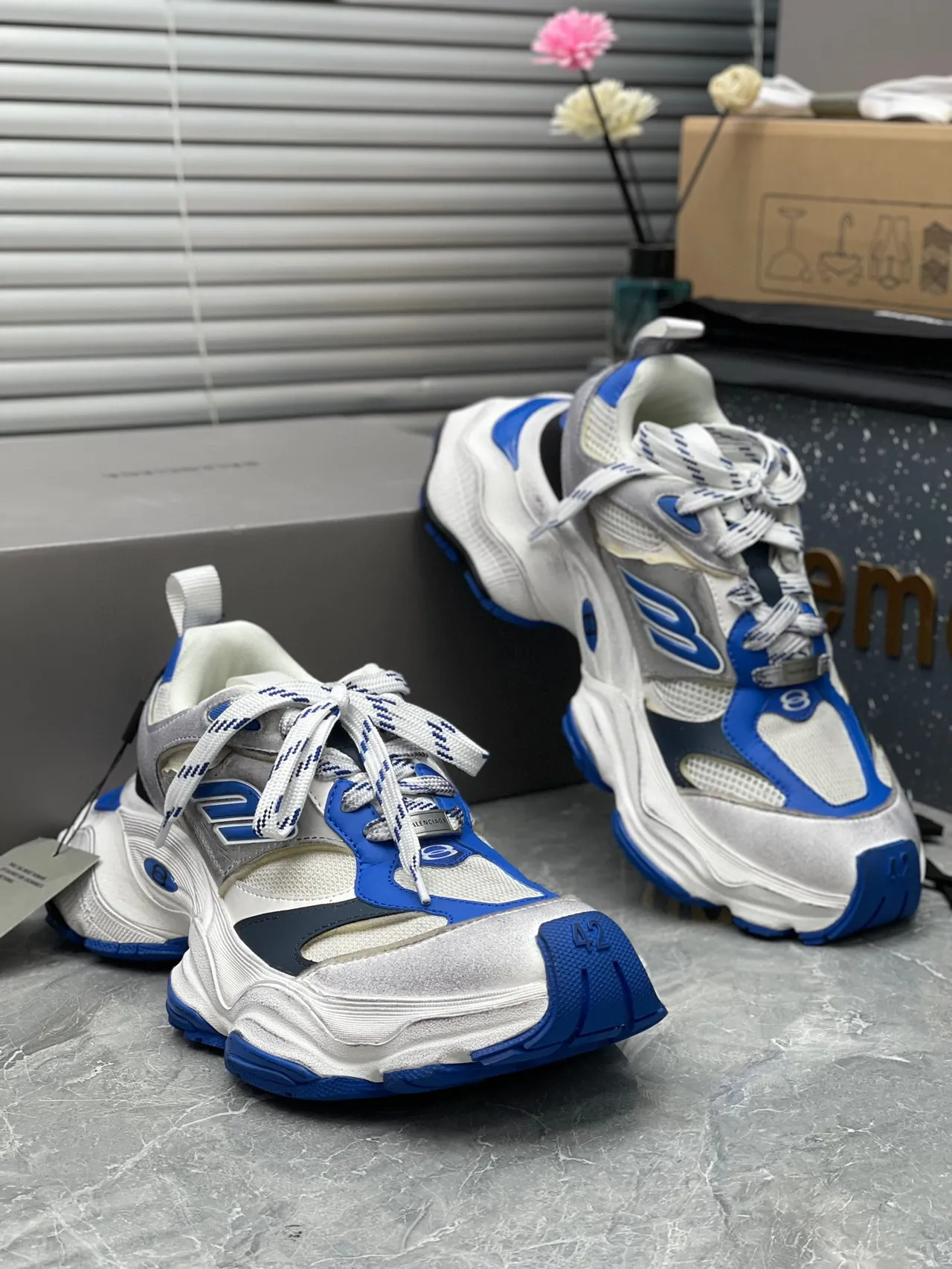 Skechers White Blue Oversized Sculpted Sole Layered Mesh And Synthetic Upper Chunky Sneakers 7