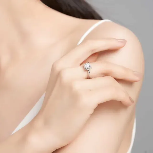 Solitaire Four-Prong Round Brilliant-Cut Stone Ring 6