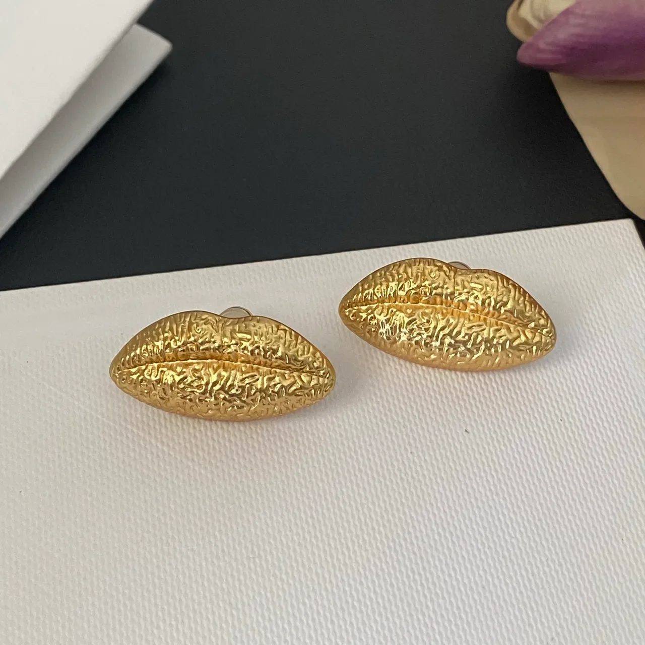 Textured Gold Lip-Shaped Sculptural Stud Earrings 9