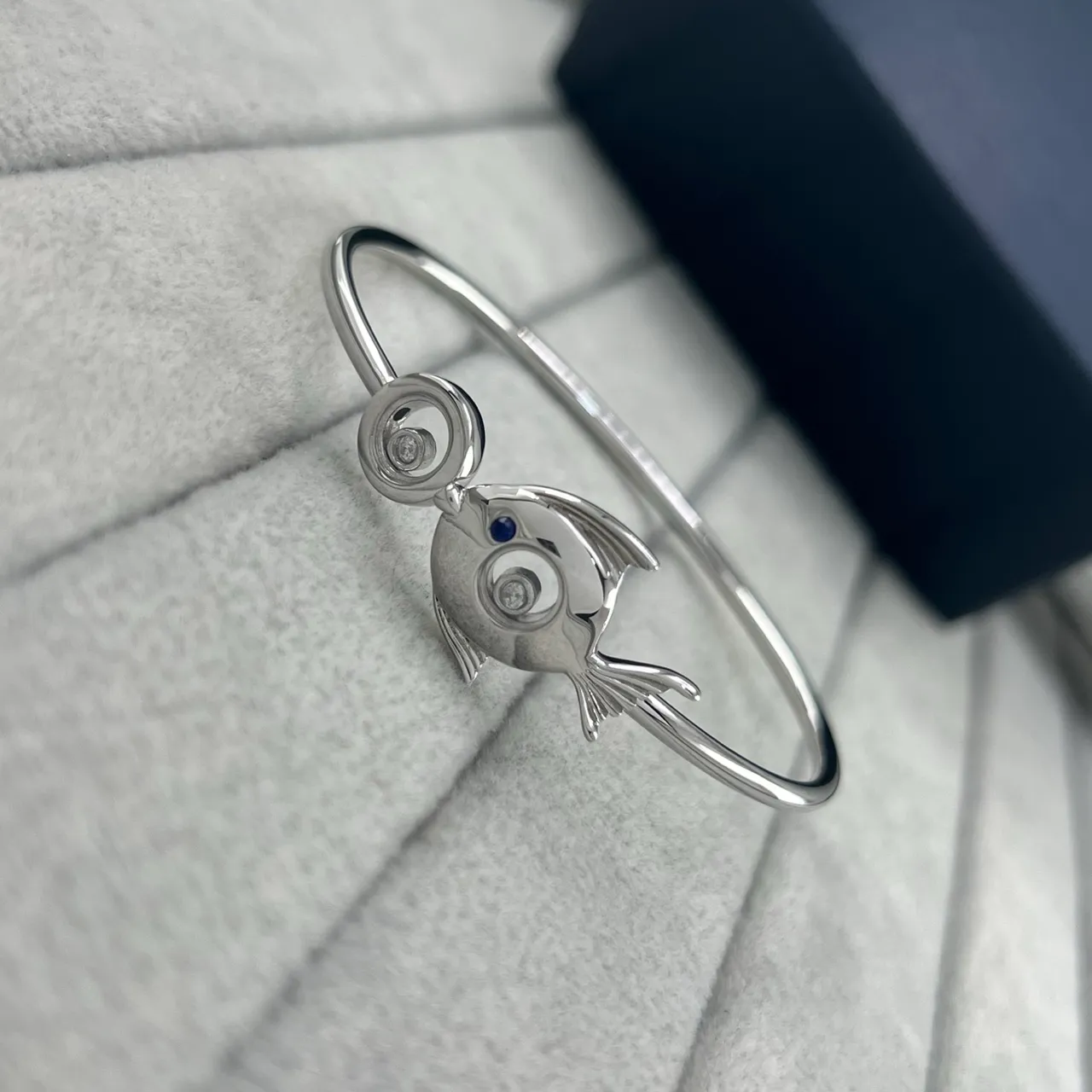 Two-Tone Fish Motif Gem-Set Open Bangle Bracelets 3