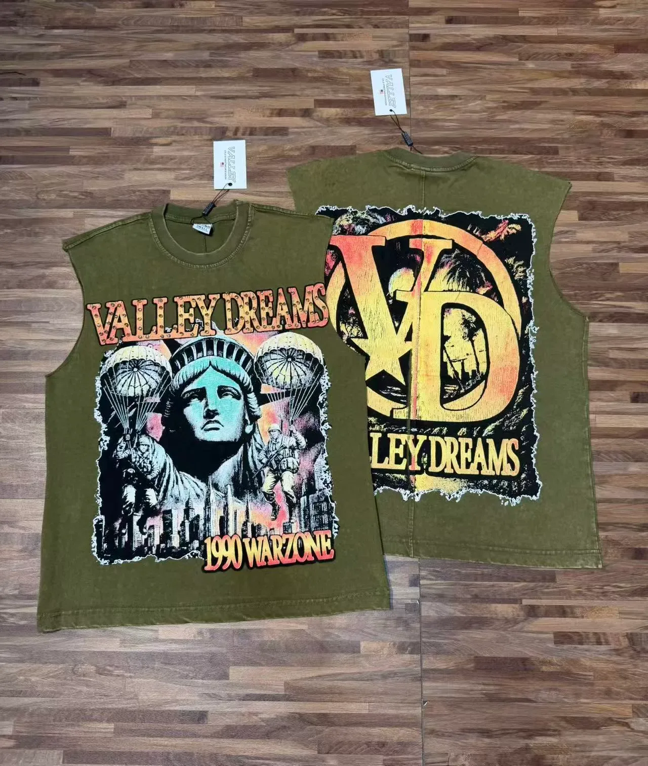 Valley Dreams Graphic-Print Sleeveless Crew-Neck Vest Top 9
