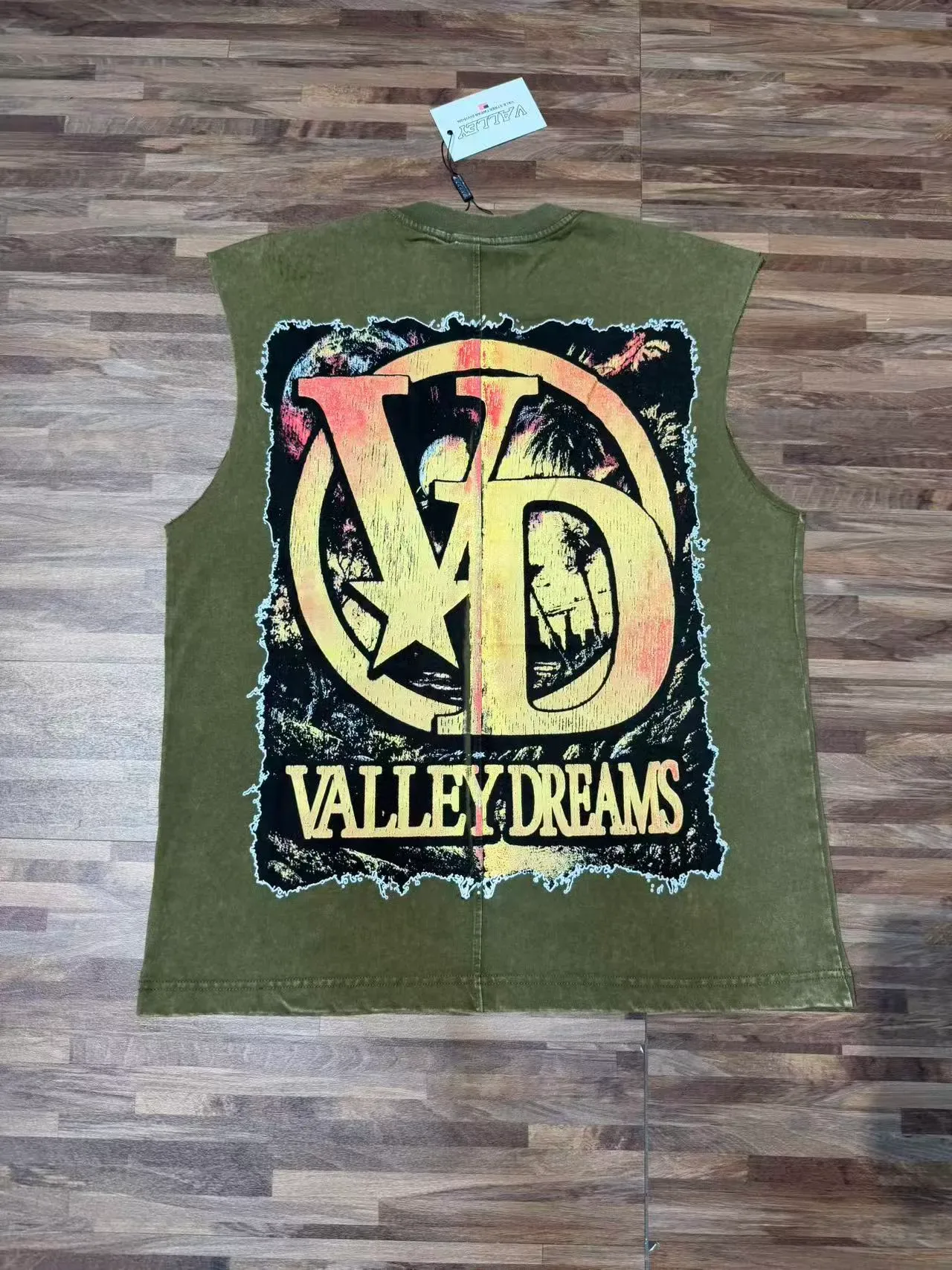 Valley Dreams Graphic-Print Sleeveless Crew-Neck Vest Top 10
