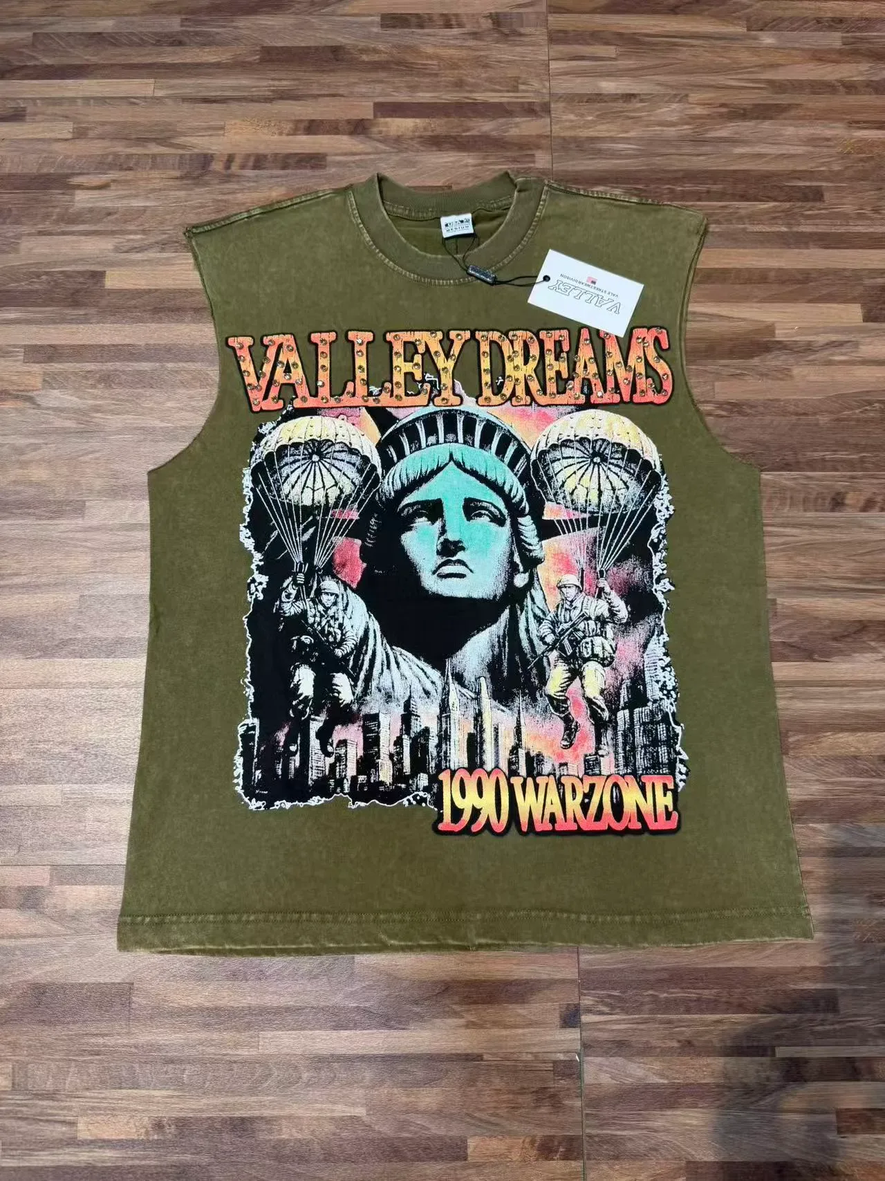 Valley Dreams Graphic-Print Sleeveless Crew-Neck Vest Top 11