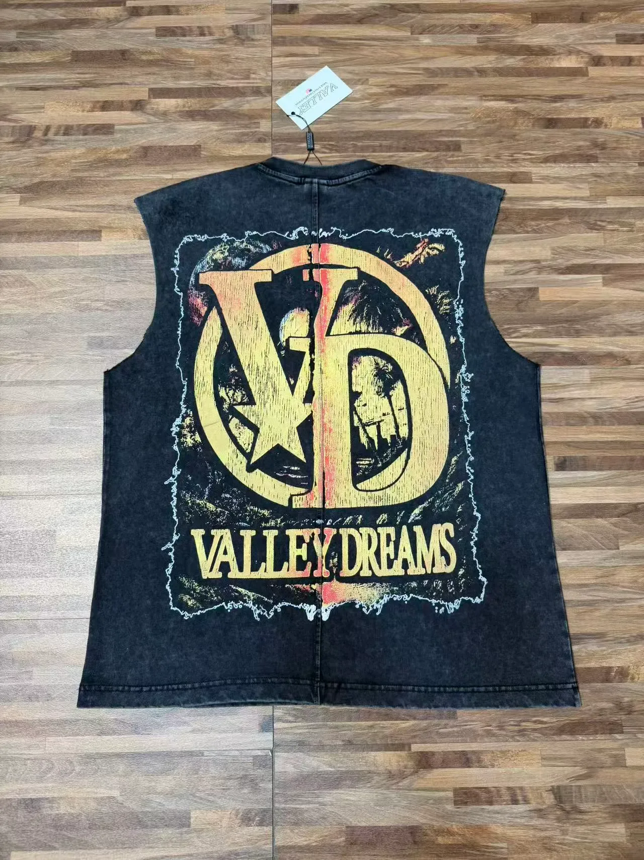 Valley Dreams Graphic-Print Sleeveless Crew-Neck Vest Top 14