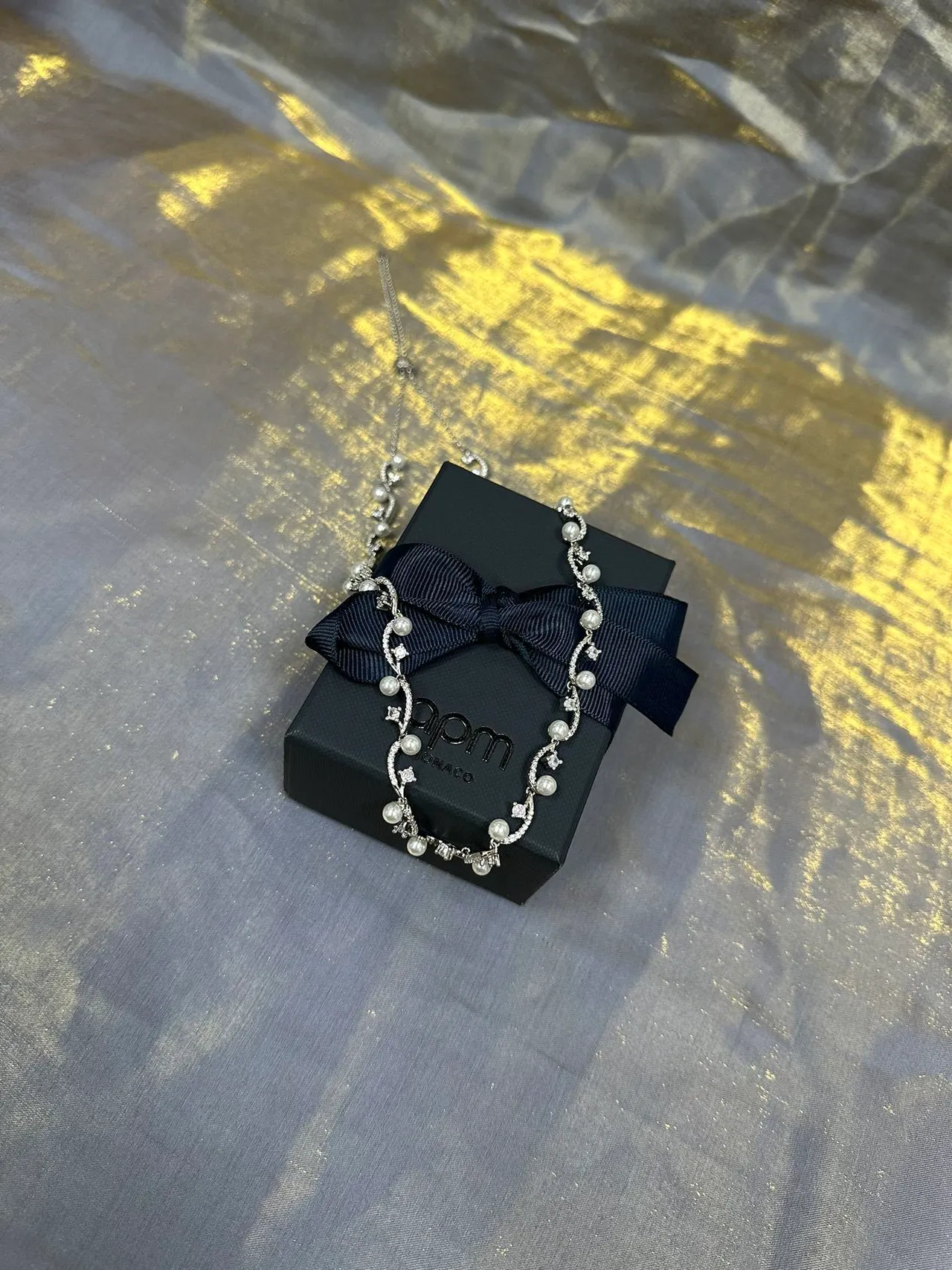 Vine-Inspired Pearl and Crystal Necklace 7
