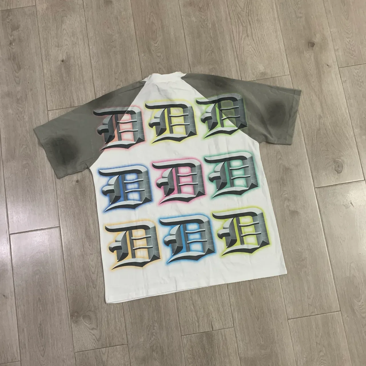 White and Gray Raglan Sleeve Graphic-Print Beaded Trim Oversized T-Shirt 3