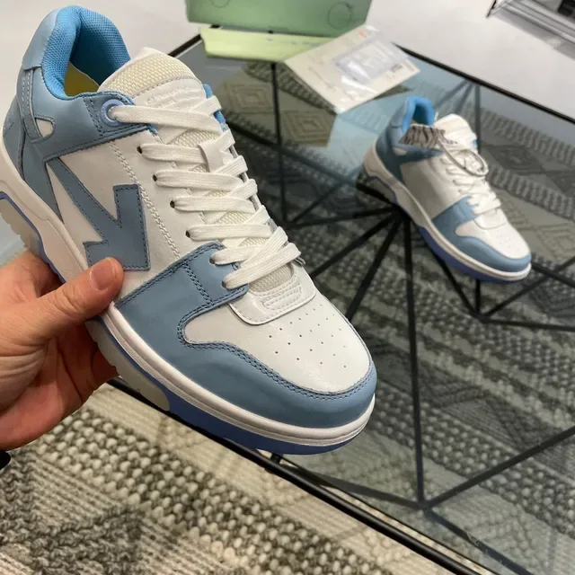 White and Light Blue Arrow-Panel Low-Top Lifestyle Sneakers 2