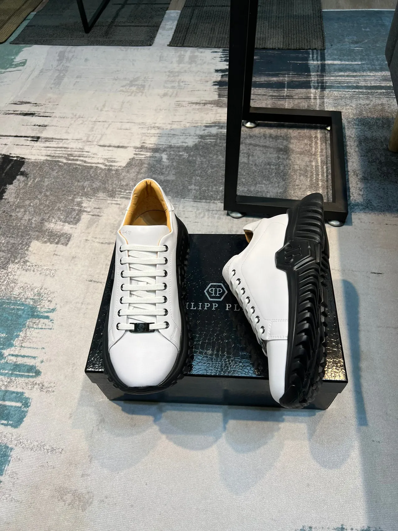 White Black Chunky Platform Sole Smooth Leather Upper Lifestyle Sneakers 4