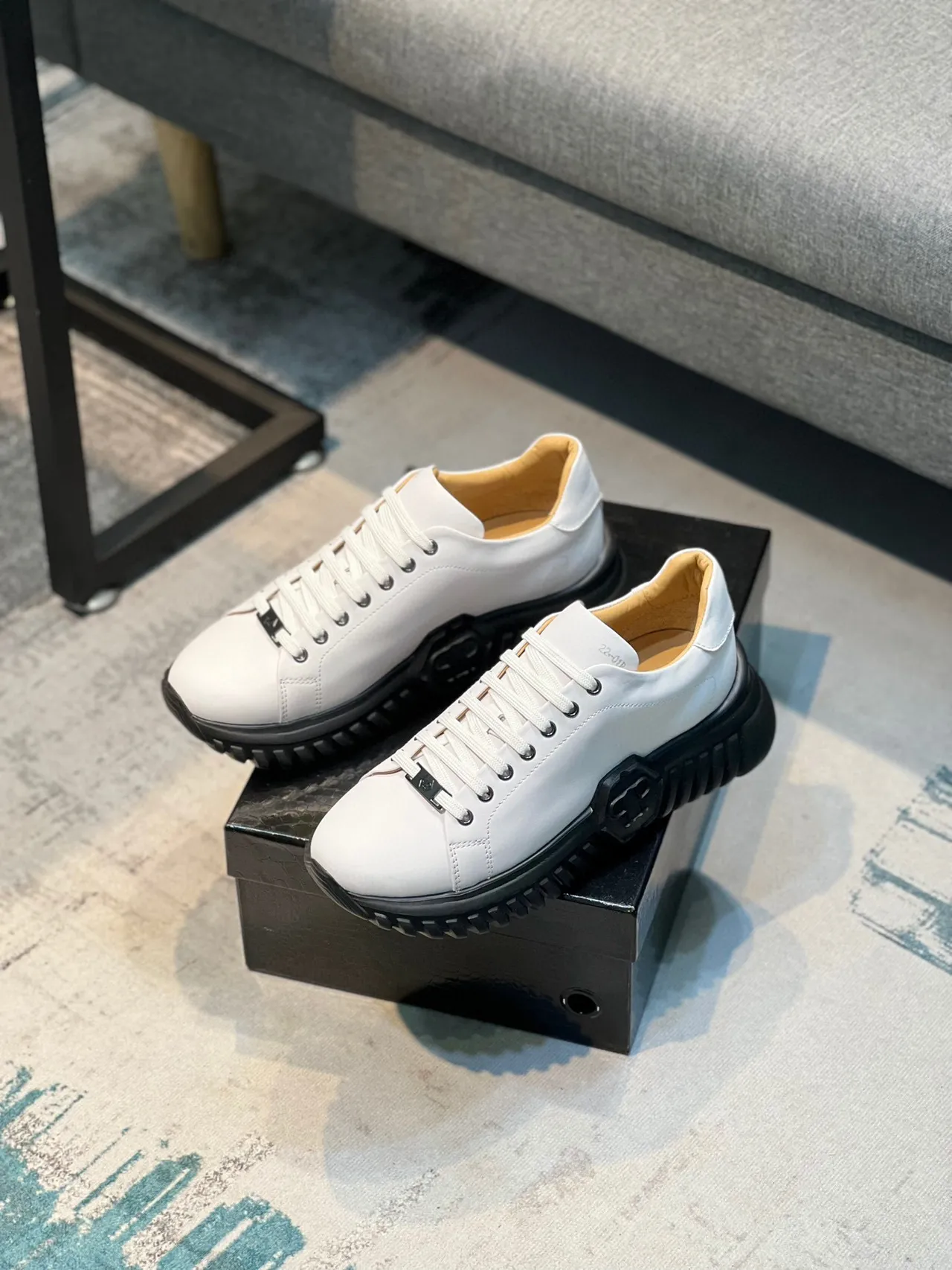 White Black Chunky Platform Sole Smooth Leather Upper Lifestyle Sneakers 7