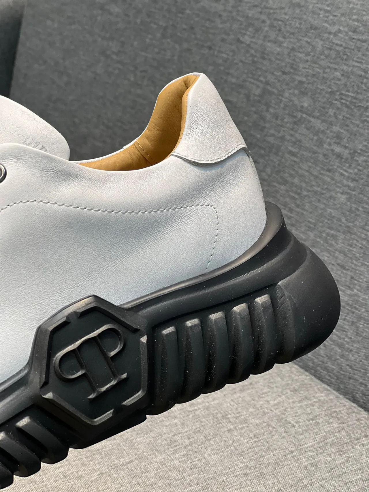 White Black Chunky Platform Sole Smooth Leather Upper Lifestyle Sneakers 8