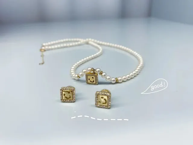 White Gold Pearl Strand Square Smiley-Face Pendant Necklace 2