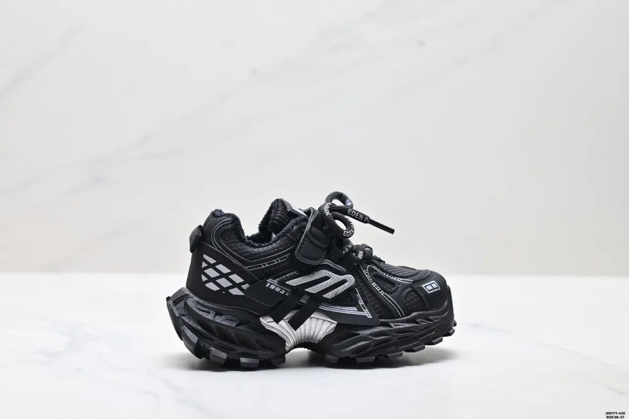 White Green Oversized Sole Mesh And Synthetic Overlay Construction Chunky Sneakers 11